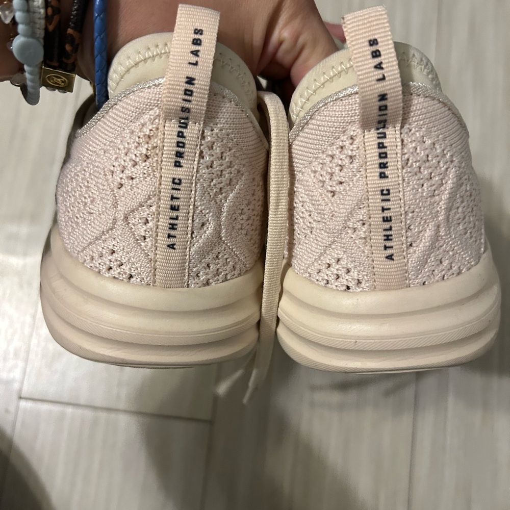 Like New APL Techloom Phantom Tennis Shoes - Picture 7 of 12